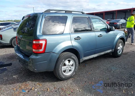 2010 Ford Escape Xlt z USA, uszkodzony, nr VIN 1FMCU9D70AKD15802